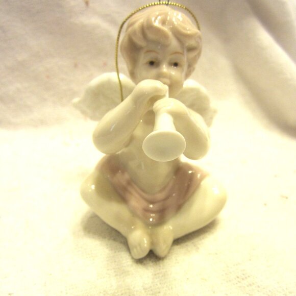 VTG CERAMIC PIECES SET OF 2 ANGEL W/HORN & FITZ & FLOYD SNOWMAN SALT SHAKER - Picture 1 of 10